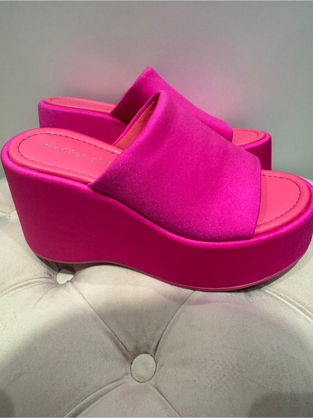 Madden Girl Neon Fuchsia Platform Slide Sandals NWOT